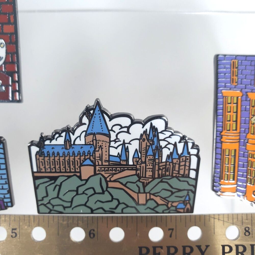 Harry Potter Enamel 5 Pin Set Magical Places Loot Crate 2021 Hogwarts Hogsmeade - Picture 6 of 12